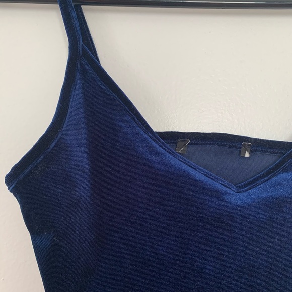 Forever 21 Blue Velvet Cami V Neck Crop/Tank Top - Picture 3 of 4